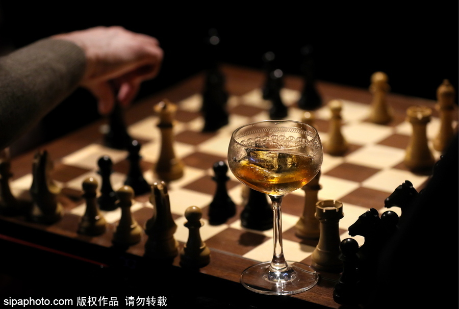 世界國際象棋俱樂部莫斯科開幕 市民享受悠閑益智運動