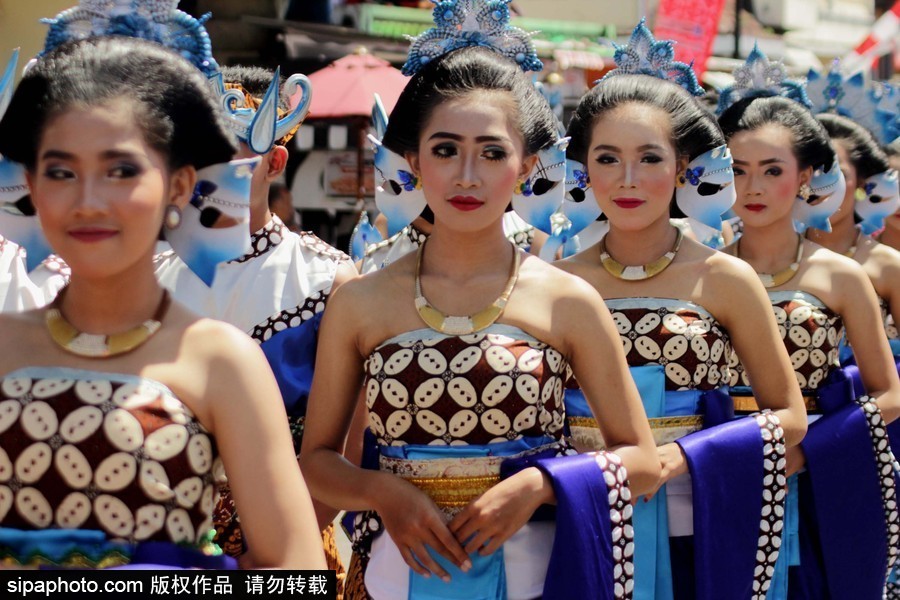 印尼茉莉芬文化游行 民眾身著傳統服飾地方特色濃郁