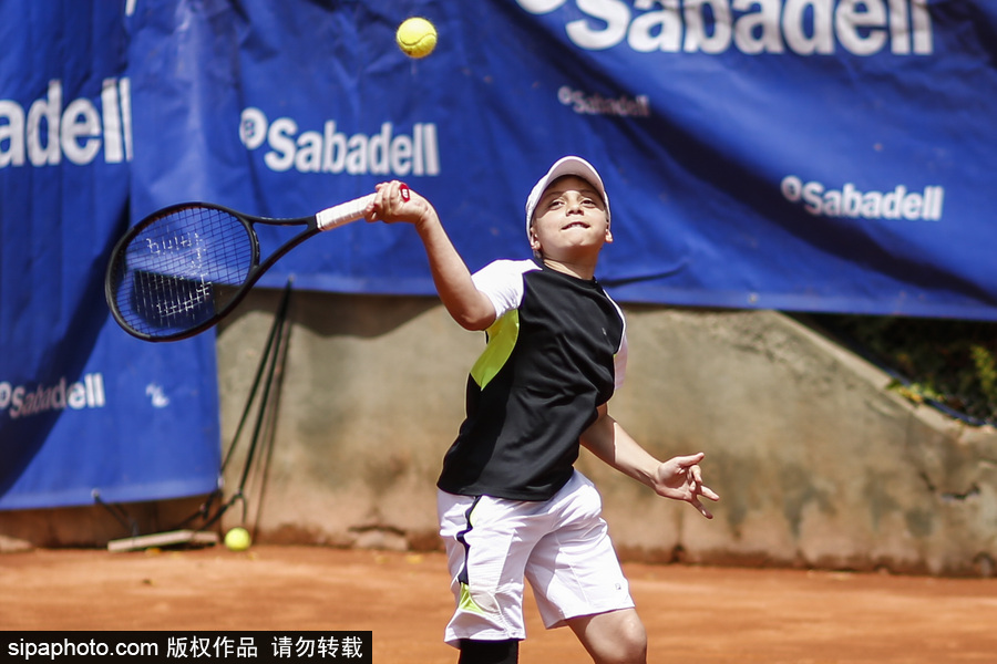 夢想成真！納達爾與10歲癌癥幸存小球迷打網球十足暖男