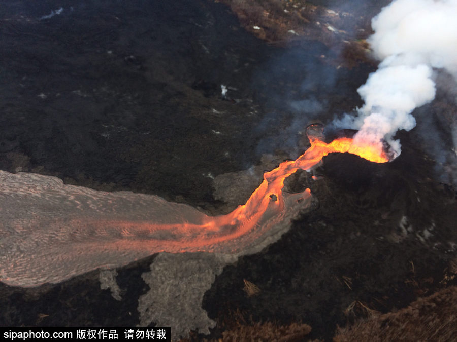 美國基拉韋厄火山持續活躍 巖漿流動似火龍